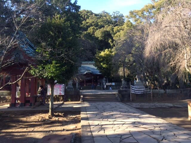 伊豆山神社の境内の画像
