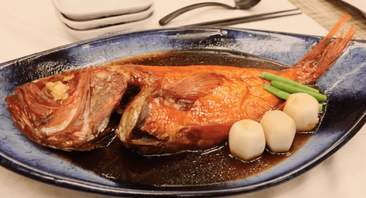 浜の湯の夕食の料理：金目鯛の煮付け