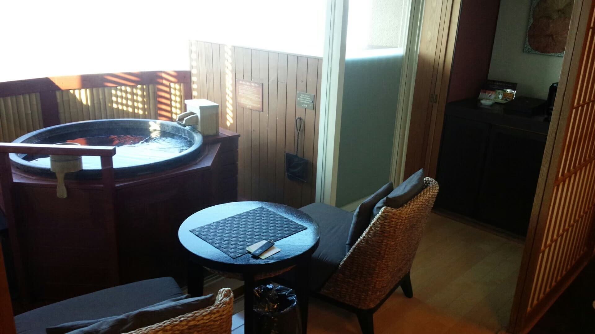 伊豆の高級旅館、風の薫の客室露天風呂(慶太ブログ)