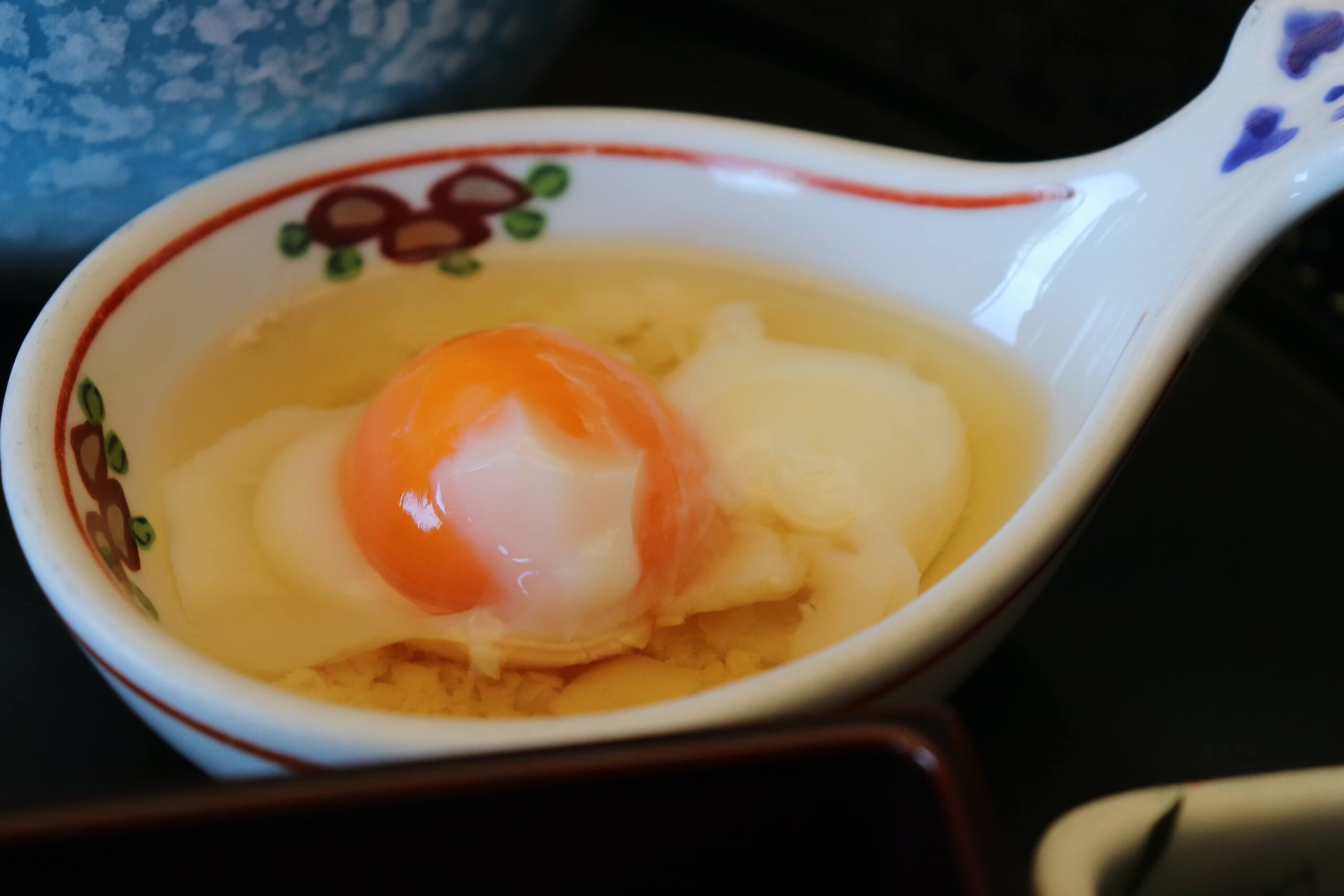 粋松亭の朝食の温泉卵