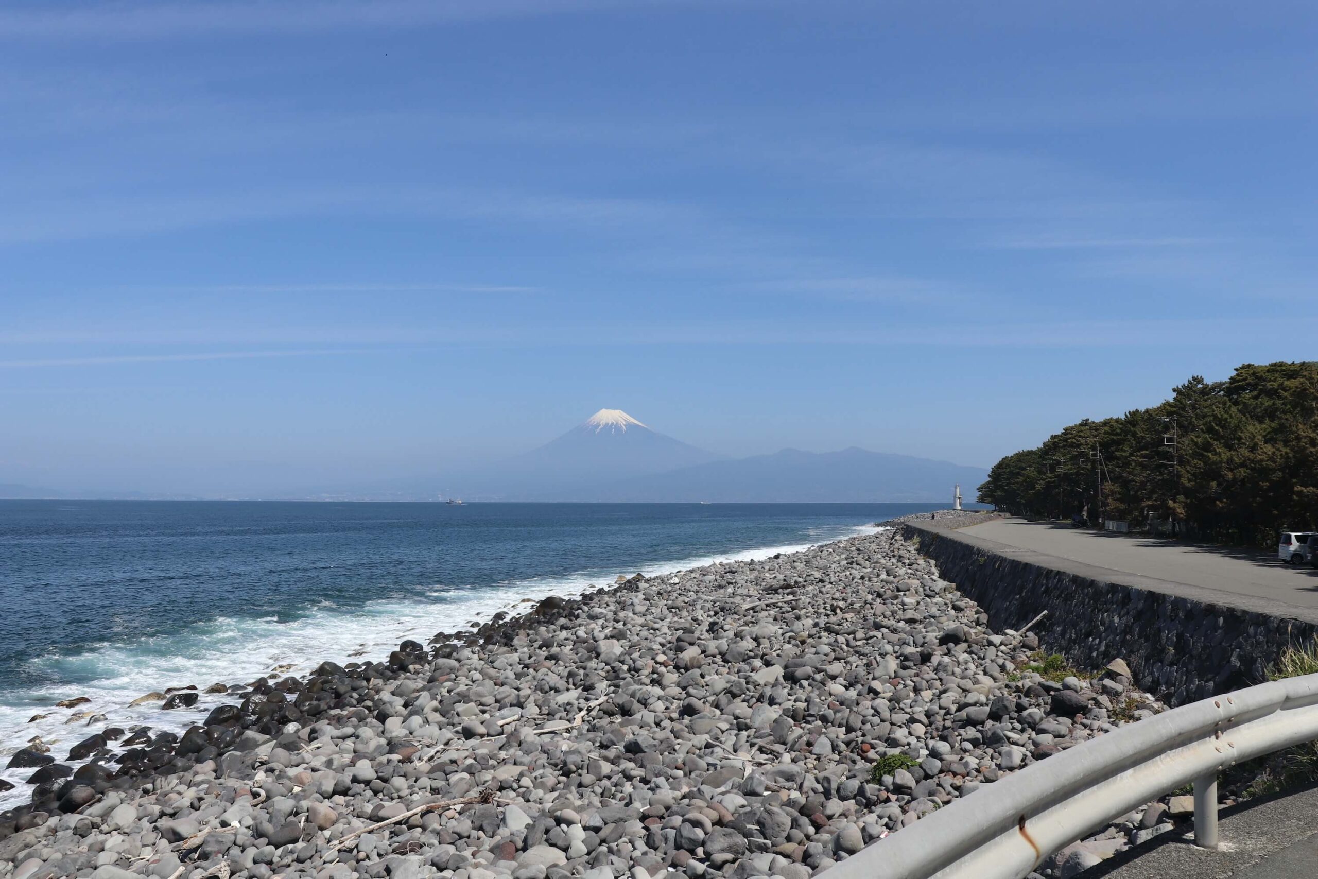 御浜岬から見える富士山
