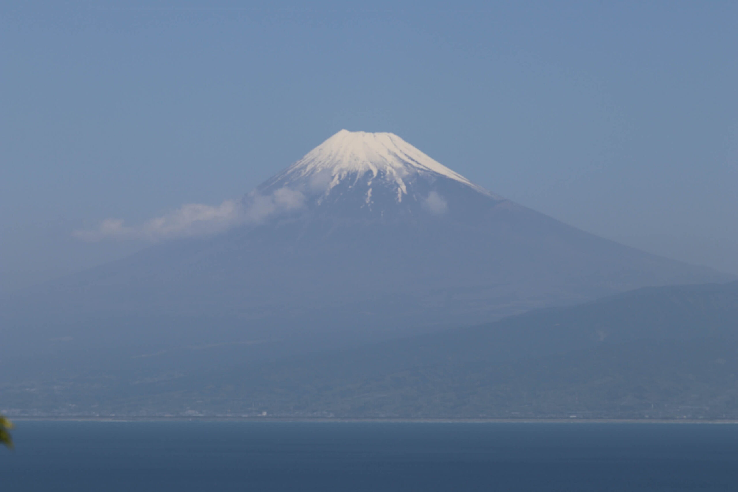 戸田の出会岬から見る富士山
